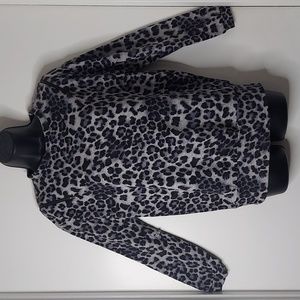 HEATHER 3/4 Sleeve Gray Leopard Print Top